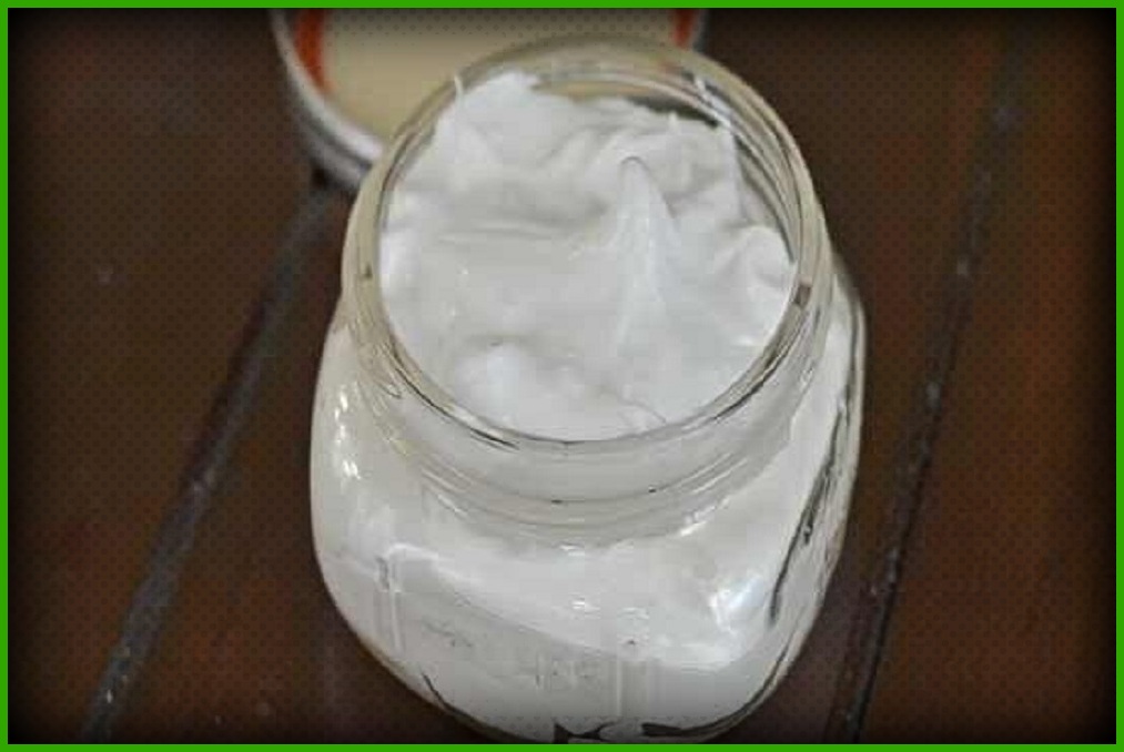 15 recettes de lotion à l'huile de noix de coco pour une peau douce et soyeuse
