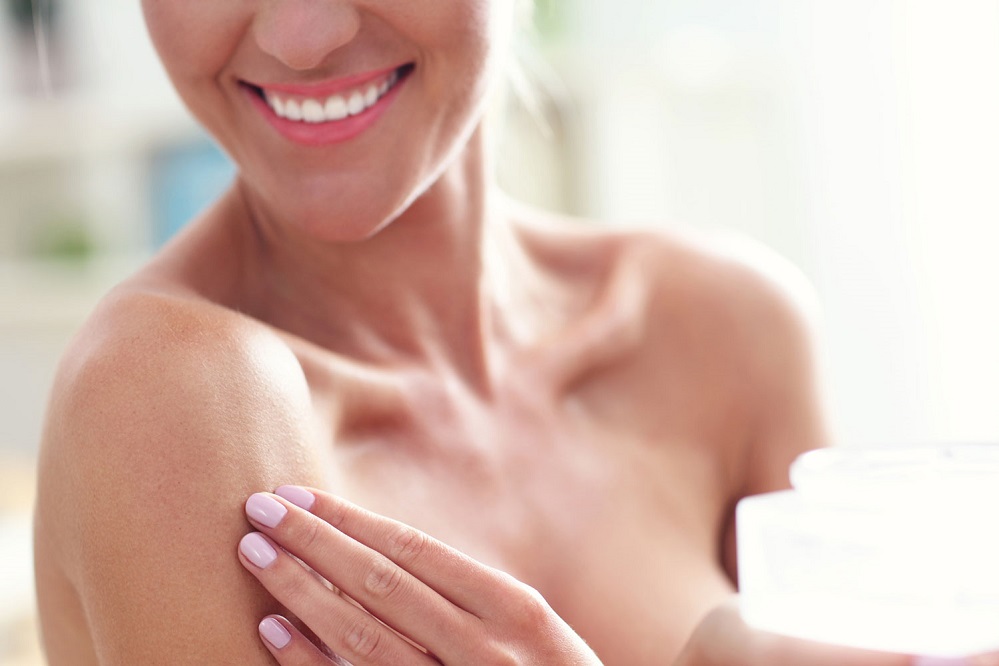 6 remèdes pour éliminer l'acné sur la poitrine