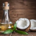 Les avantages surprenants de l’huile de coco pour la gestion du poids et une peau saine