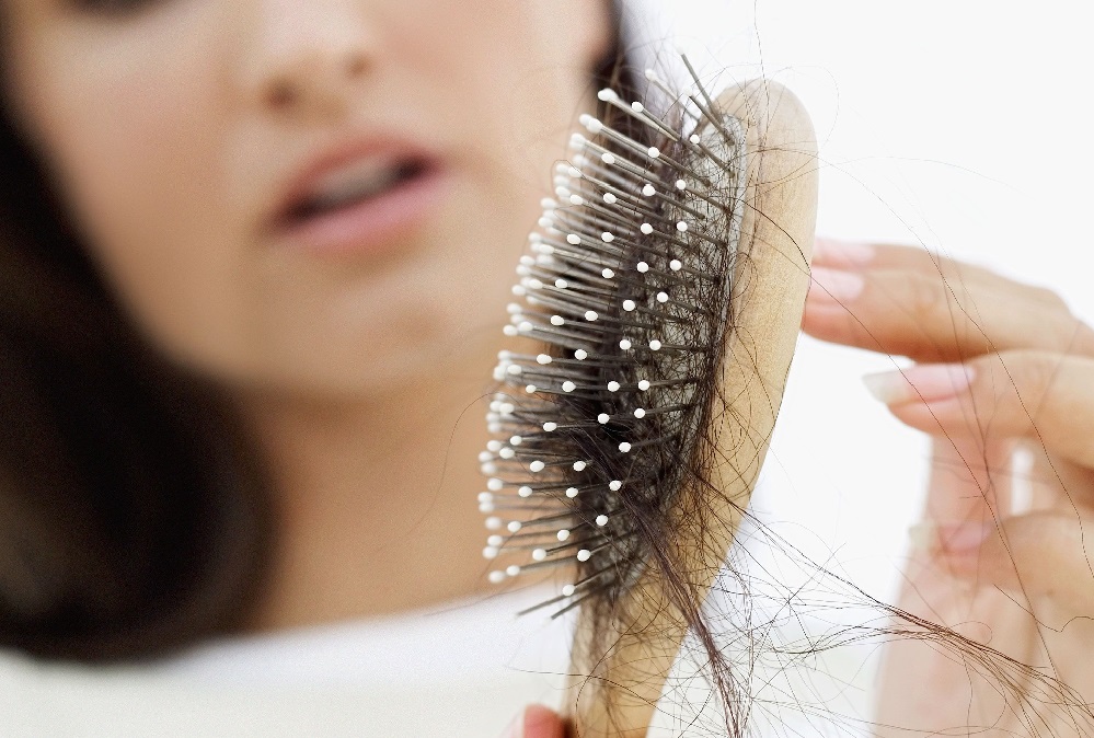 Les meilleurs remèdes naturels contre la perte de cheveux