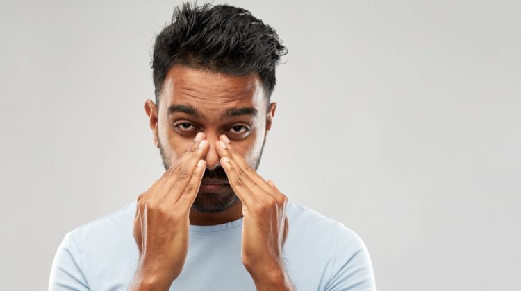 Une infection des sinus peut-elle causer un mal de dents ? (+ remèdes)