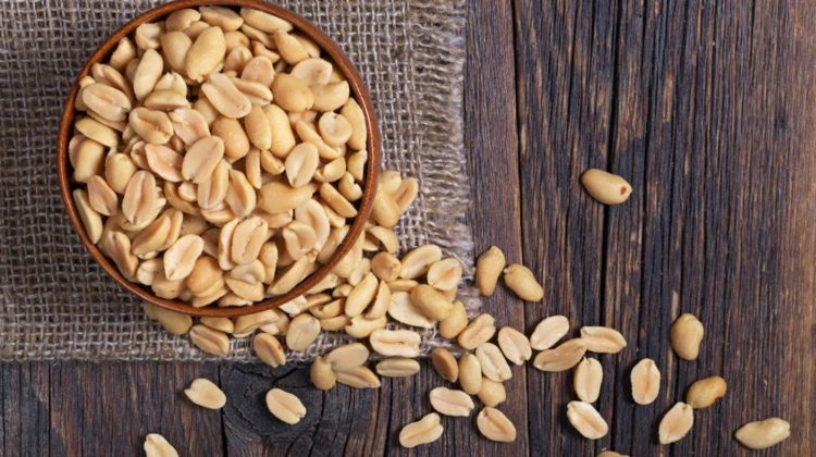 Bienfaits des cacahuètes sur la santé (+ valeur nutritive)
