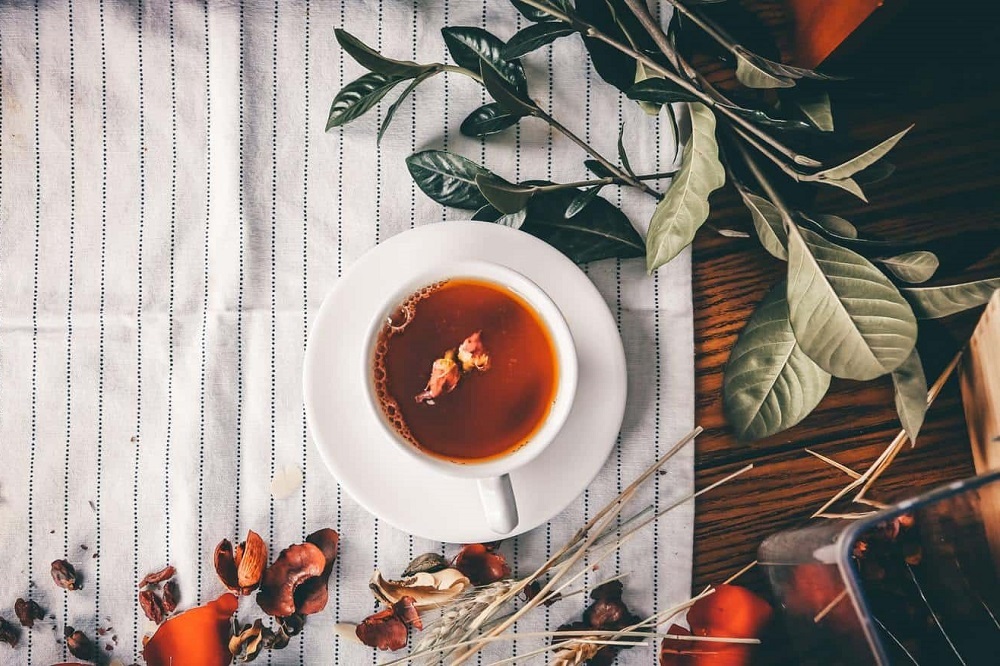 Bienfaits du thé d'Assam sur la santé (+ comment le préparer)