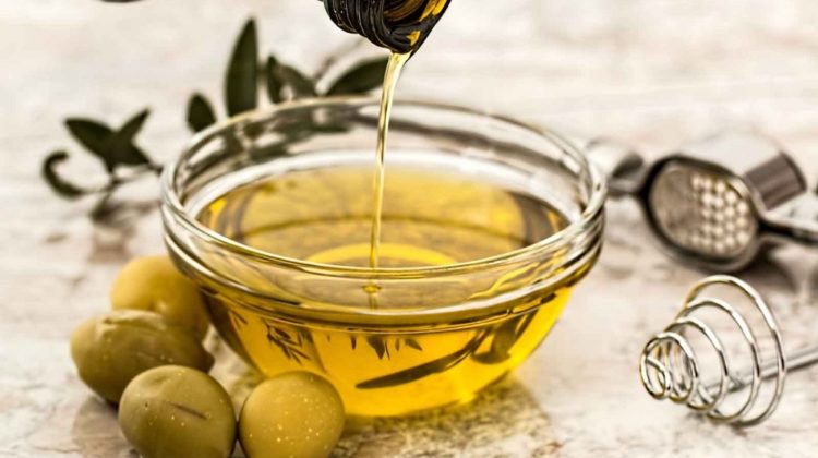 Boire de l'huile d'olive est-il bénéfique pour la santé ?